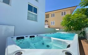 The Blue Corner Apartments